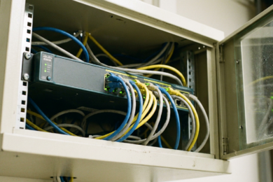 ethernet switch vs hub - Ethernet Switch vs Hub: Why Nobody Sells Hubs Anymore